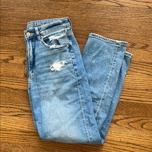 American Eagle Outfitters Mom Straight Jeans